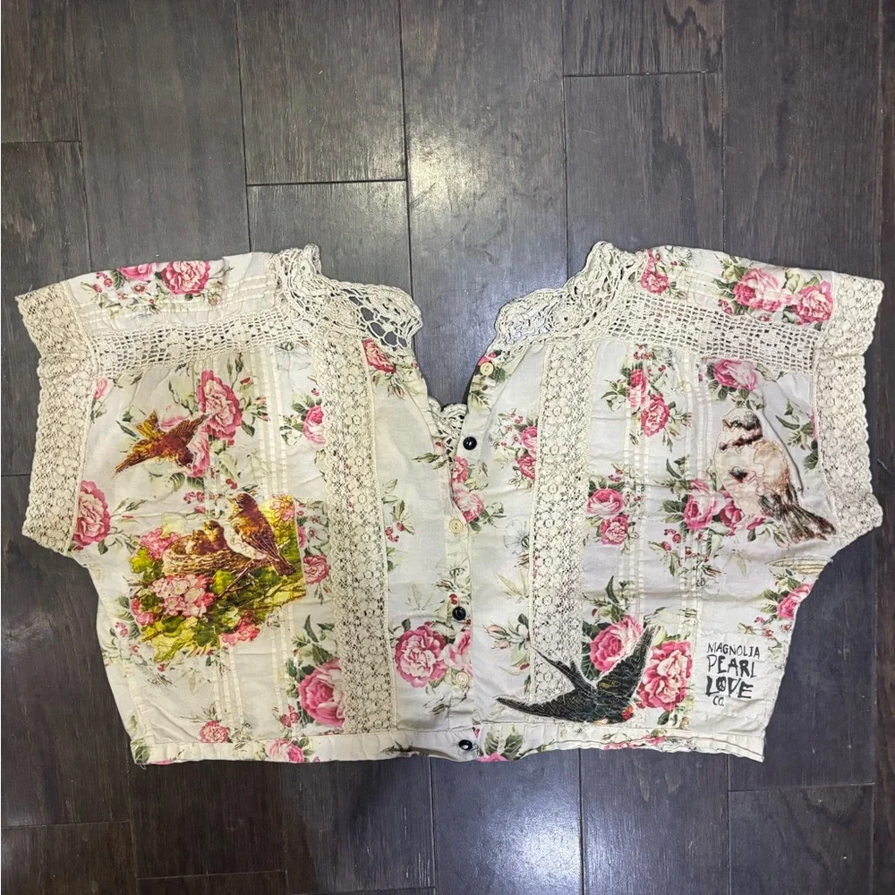 Magnolia Pearl Cream Floral Lace Top Gently worn, No tags - Picture 2 of 3